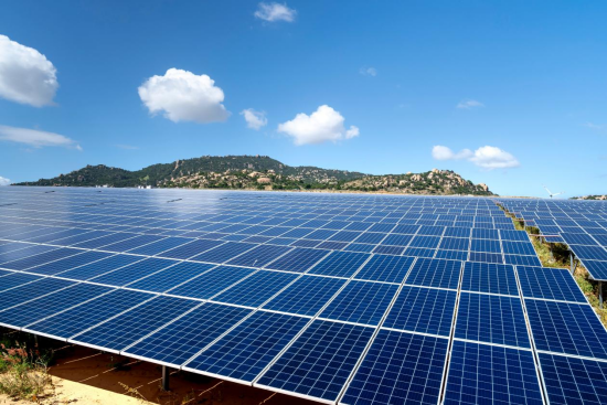 Q-SUN للطاقة الشمسية: إضاءة العالم بالطاقة الخضراء